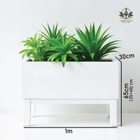 حوض للزراعة مع قاعدة