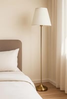 أباجورة أرضية مودرن – إضاءة ناعمة ولمسة ديكور فاخر...