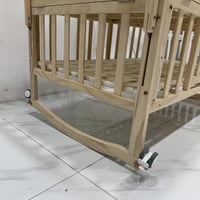 مهد السكون الذهبي – فخامة طبيعية لراحة المولود