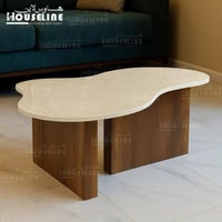 طاولة وسط عضوية سطح بيج رخامي لامع وقاعدة خشب بني...