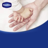 فازلين جلي العناية بالبشرة 450مل