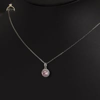 تعليقة حجر دائري لون زهري | فضة عيار 925