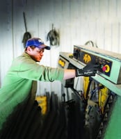 قفازات Ansell HyFlex® 11-840 متعددة الأغراض مطلية...