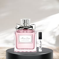 عينة مس ديور بلومينق بوكيت