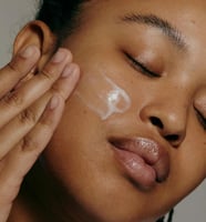 سيروم ترطيب و توهج البشرة من رود