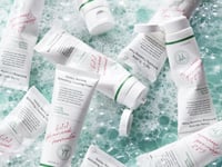 غسول اكسيس واي الصباحي المنعش للبشرة