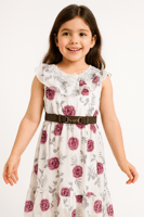 فستان بناتي بتفاصيل فاخرة وتطريز لامع