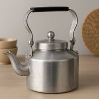 براد شاي معدني كبير بتصميم كلاسيكي أنيق