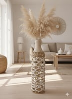 مزهرية أرضية طويلة بتصميم خوص مزخرف