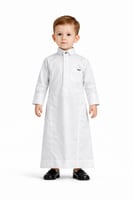 ثوب أطفال أبيض أنيق بتصميم كلاسيكي