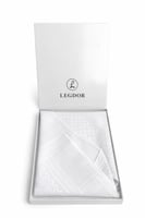 شماغ أبيض فاخر من LEGdOR بتصميم كلاسيكي أنيق