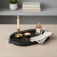 صينية تقديم بيضاوية بإطار معدني وقاعدة خشبية أنيقة