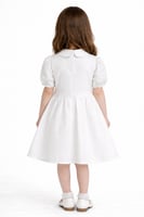 فستان بناتي أبيض كلاسيكي بأزرار أمامية وتفاصيل دان...