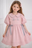 فستان بناتي ناعم بتطريز فراشة وربطات جانبية أنيقة