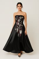 فستان سهرة أسود مطرز بالترتر البراق