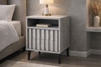 كومدينة خشبية أنيقة بواجهة مضلعة – تصميم عصري فاخر