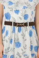 فستان بناتي بتفاصيل فاخرة وتطريز لامع