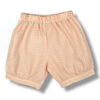 فستان طفولي بنقوش ناعمة ولمسات دانتيل أنيقة