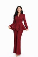 طقم نسائي أنيق باللون الوردي الفاتح بتفاصيل طبقات...