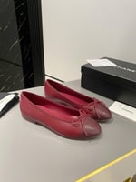 Chanel ballet flats in Red