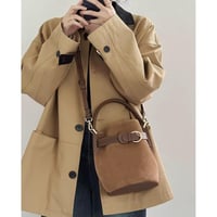 حقيبة بشكل دلو بالون البني