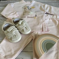 طقم بناتي مقاس من 9-12 شهر