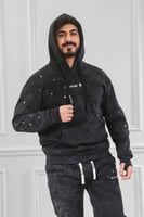 طقم رجالي شتوي بقبعة فرو وطبعات هندسية