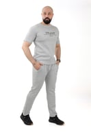 طقم رجالي صيفي كاجوال بنطال مع تيشرت بطبعة كبيرة ع...