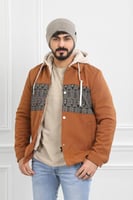 جاكت رجالي شتوي بأزرار معدنية وقبعة بلون مختلف وتط...