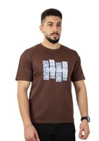 تيشرت رجالي صيفي اوفر سايز بطبعة متقطعة على الصدر