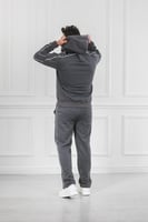 طقم رجالي شتوي دبل كاب وقبعة وخطوط على الجوانب