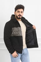 جاكت رجالي شتوي بأزرار معدنية وقبعة بلون مختلف وتط...