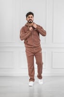 طقم رجالي شتوي دبل كاب وقبعة وخطوط على الجوانب