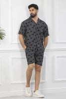 طقم رجالي بحري شورت بنقشات مختلفة طولية وأكمام قصي...