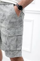 شورت رجالي مزود بجيوب