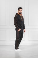 طقم رجالي شتوي دبل كاب وقبعة وخطوط على الجوانب