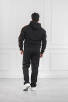 طقم رجالي شتوي دبل كاب وقبعة وخطوط على الجوانب