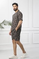 طقم رجالي بحري شورت بنقشات مختلفة طولية وأكمام قصي...