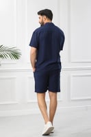 طقم رجالي بحري شورت سادة بأكمام قصيرة