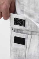 شورت رجالي مزود بجيوب