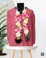 قلادة تخرج بالورد الصناعي Q101