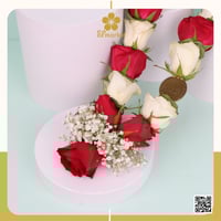 قلادة بالورد الطبيعي مع الاسم Q032