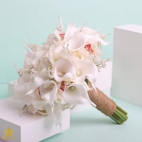 مسكة عروس ورد صناعي M1193