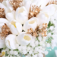 مسكة عروس ورد صناعي M1173