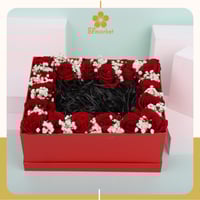 بوكس هدية أحمر لوضع الهدية مع الورد الطبيعي B014