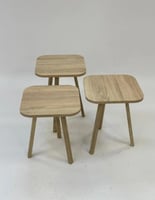 مجموعة من 3 طاولات خشبية مربعة متداخلة – تصميم عصر...