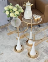 مجموعة من 3 طاولات جانبية زجاجية بإطار فولاذي ذهبي...