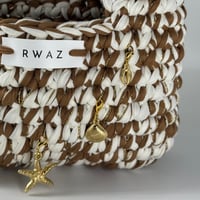 حقيبة يد مسكتين ألوان مدمجة مع اكسسوارات