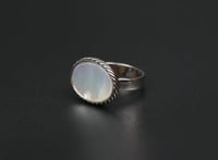 خاتم ملكي كلاسيكي مخطط فضة عيار 925 - لؤلؤي