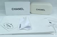 الملحقات الأصلية